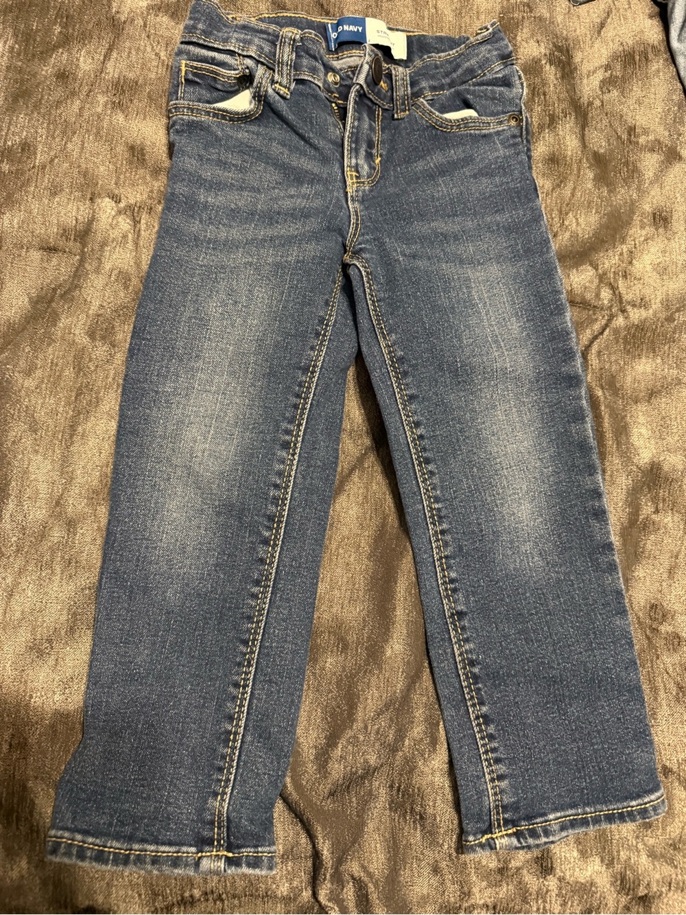 Old Navy Slim Men's Jeans in Medium Blue Wash